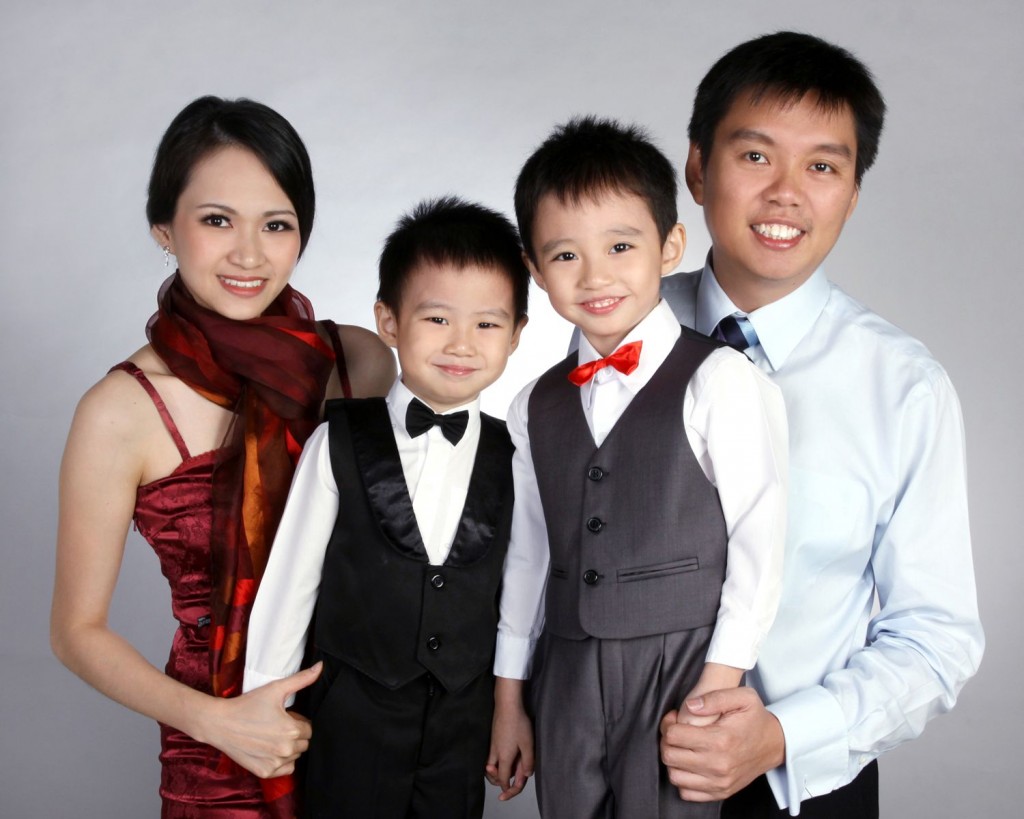 photo studio in singapore for family photos